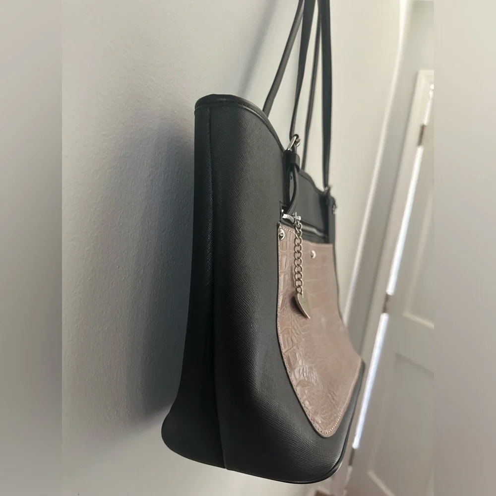 Aurielle Genuine leather large tote Bag - Picture 4 of 13